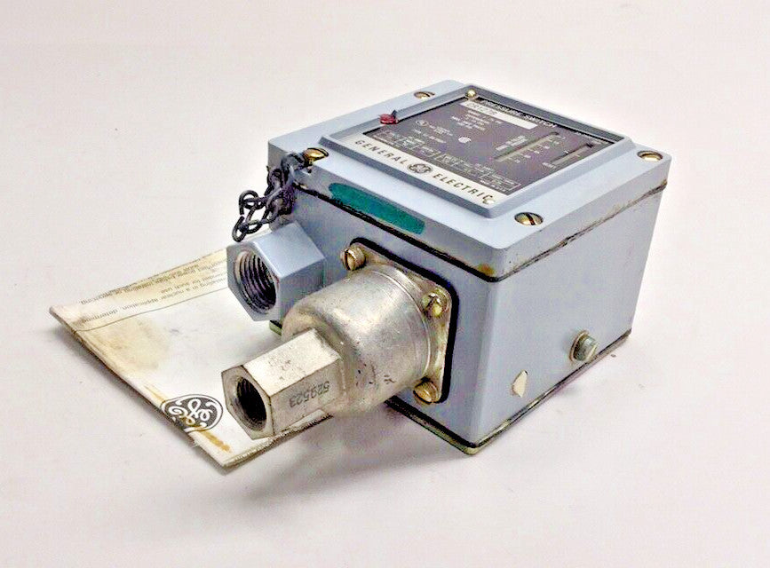 GE CR127B15 Used Pressure Switch 115V AC/DC 1-75psi Nema 13 Enclosure