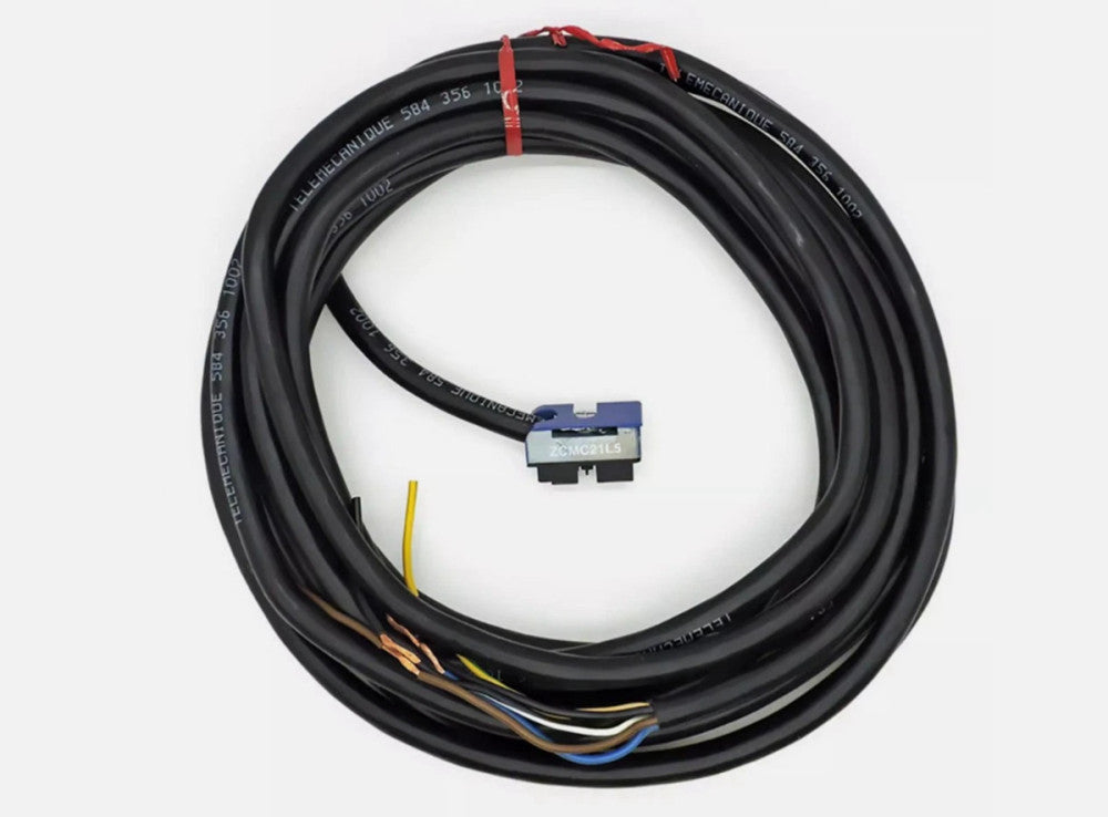 One Brand New Schneider ZCMC21L5 Limit Switch Cable 5m