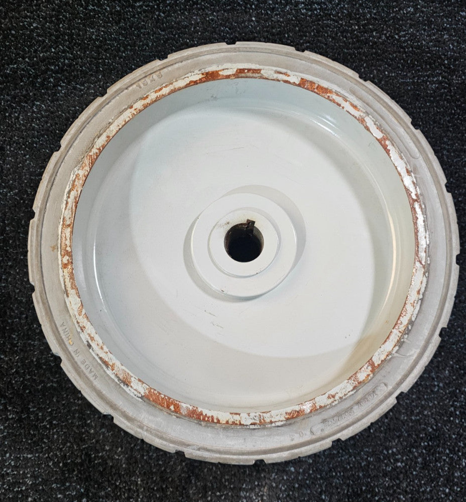 (QTY 1) Total Source Gray Mould On Non-Marking Tread Forklift Tire 15x5