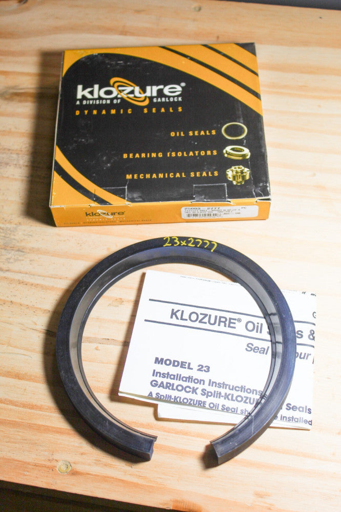 Garlock Klozure 23X2777 Mill-Right Nitrile Split Seal 4.563" ID 25003-2777
