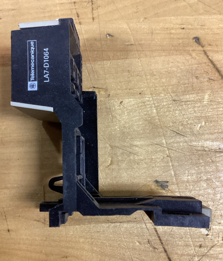 Telemecanique LA7-D1064 Overload Breaker Mounting Adaptor