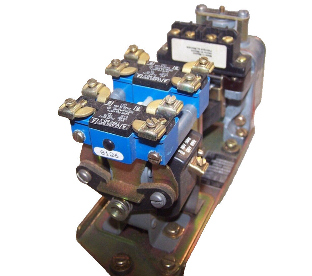 SQUARE D PNEUMATIC TIMING RELAY 120 VAC COIL  9050 B023E