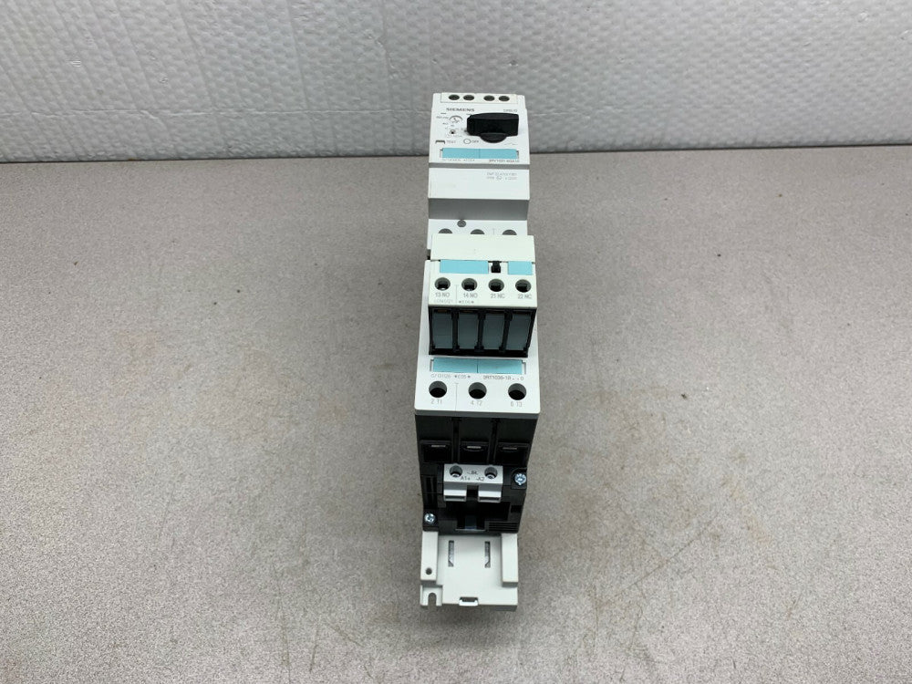 NEW TAKEOUT SIEMENS 3RV1031-4GA10 STARTER COMBINATION 3RA1130-4GB36-0BB4