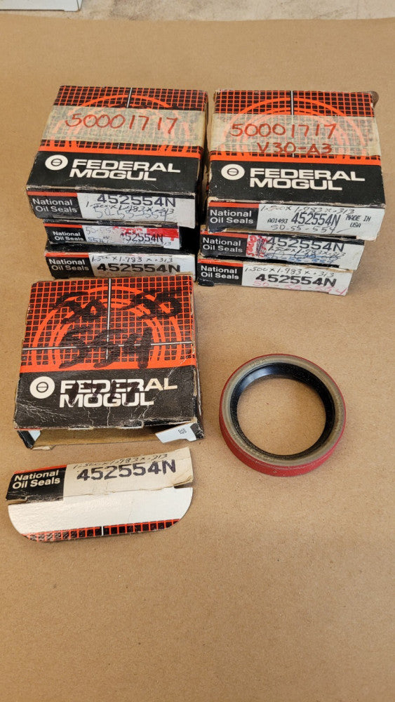 Lot Of 7 Federal Mogul 452554N Oil Seals 1.500x1.983x.313