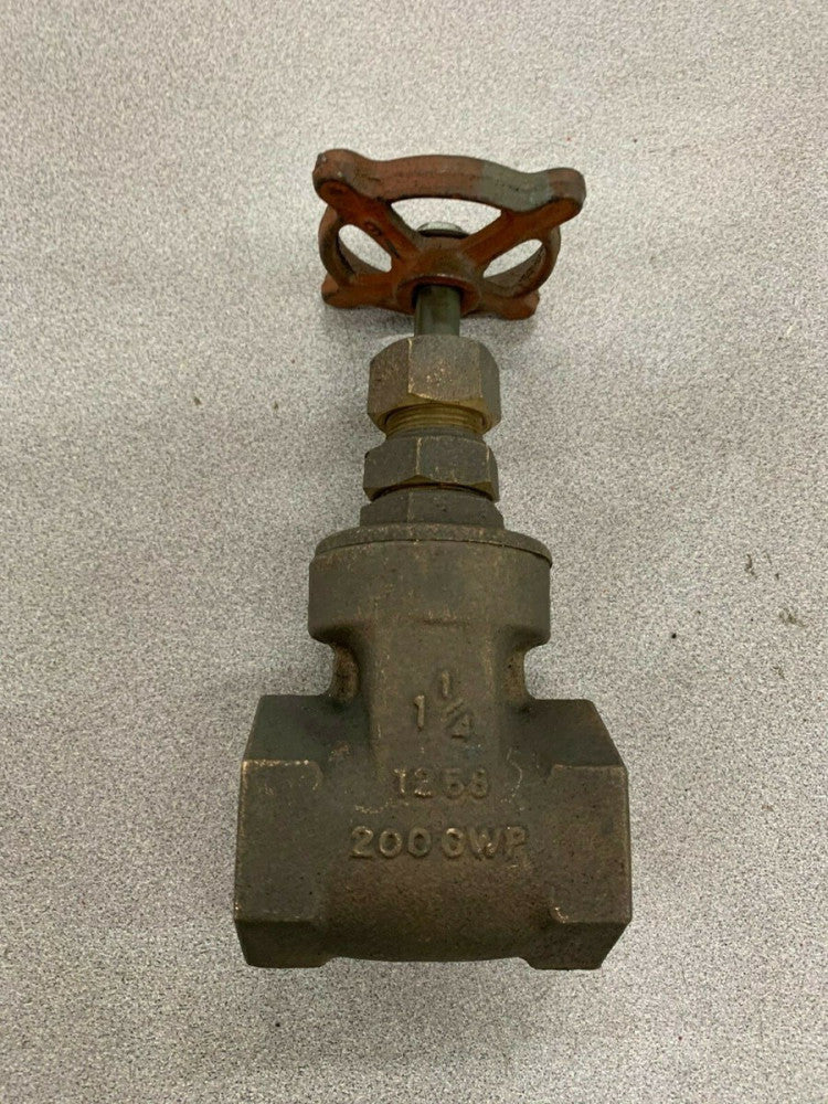 NEW NO BOX STOCKHAM B-103 BRASS GATE VALVE 1-1/4" NPT 125S 200 CWP