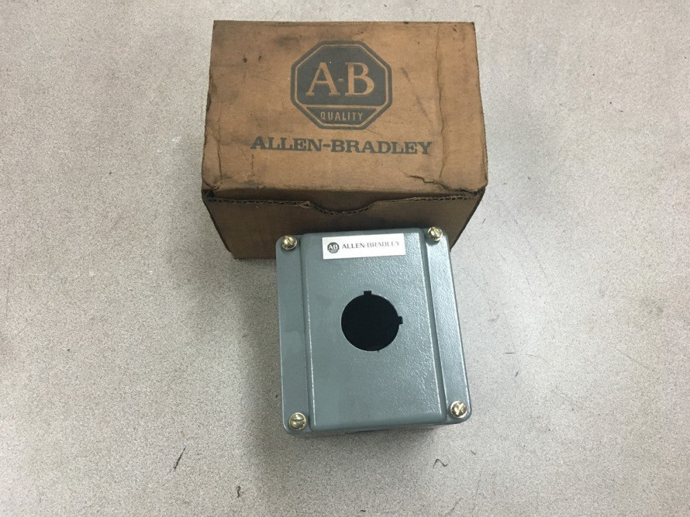 NEW IN BOX ALLEN-BRADLEY SELECTOR SWITCH STATION 800R-R3TA SERIES T