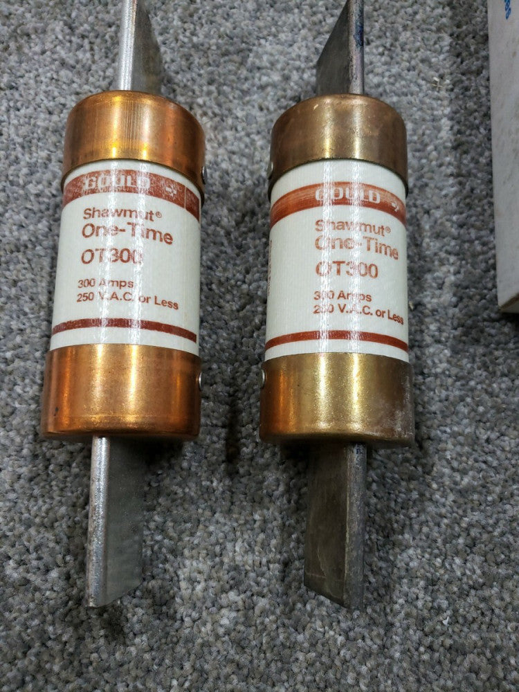 NOS FERRAZ SHAWMUT OT300 ONE-TIME CLASS K5 FUSE 250VAC 300AMP
