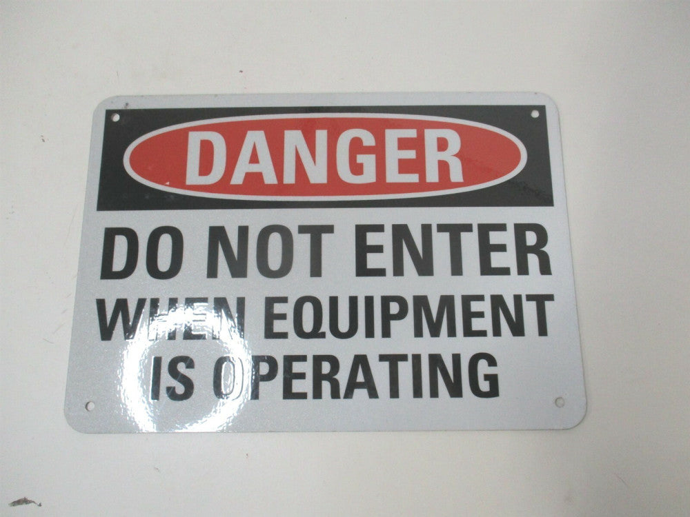 Lyle (U3-1325-RA_10X7) 7" x 10" Do Not Enter When Equipment Is Operating Sign
