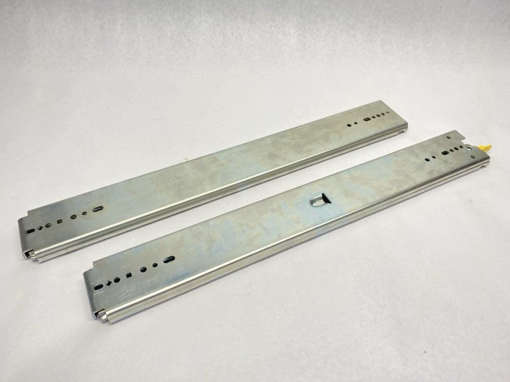 Accuride 4KTC4 Heavy Duty Lock In/Out Drawer Slide Rails 9308-522D LOT OF 2