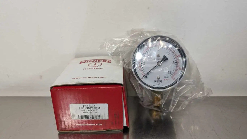 Winters PLP301 Pressure Gauge 2.5" 1/4"NPT BTM 0-32 "WC