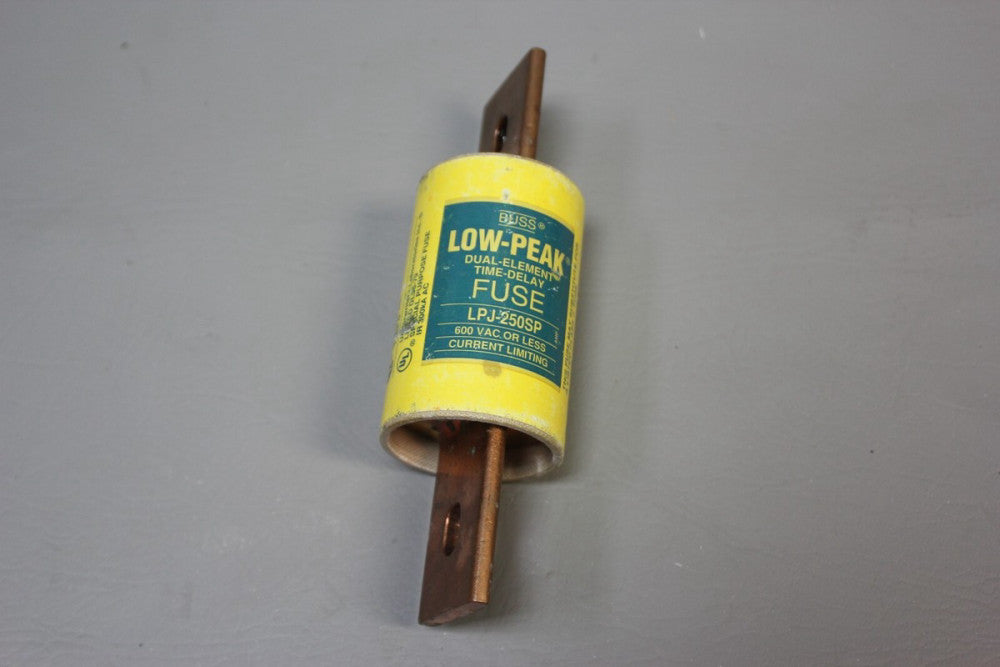 COOPER BUSS DUAL ELEMENT TIME DELAY FUSE 600 VAC LPJ-150SP