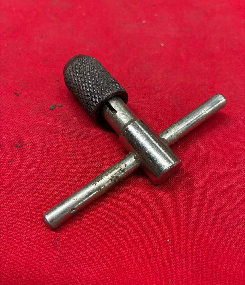 UNBRANDED T-HANDLE TAP WRENCH LENGTH: 3" WIDTH: 2-3/8" DIA:41/64"