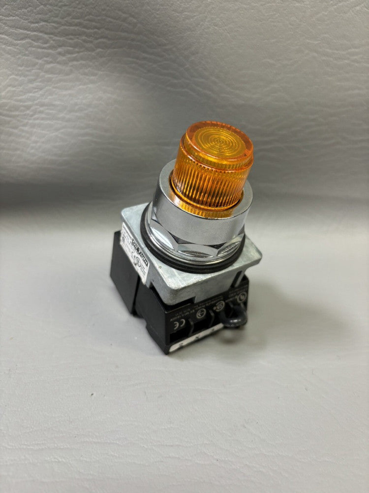 UNUSED SIEMENS 52AAIL4 INTEGRAL LED LIGHTING MODULE YELLOW AMBER 24V