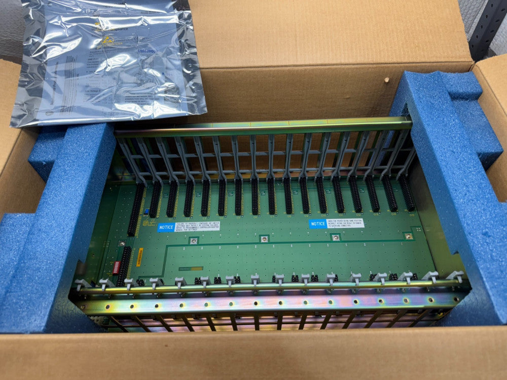 NEW IN BOX ALLEN-BRADLEY 16 SLOT PLC-5 CHASSIS RACK 1771-A4B SERIES B