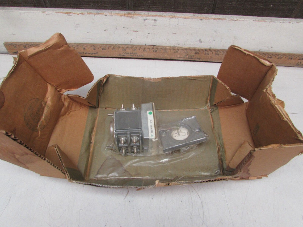 ELECTROSWITCH 505A703G03  9345 TYPE-W2 600V-8A 300V-20A NEW IN THE BOX OLD STOCK