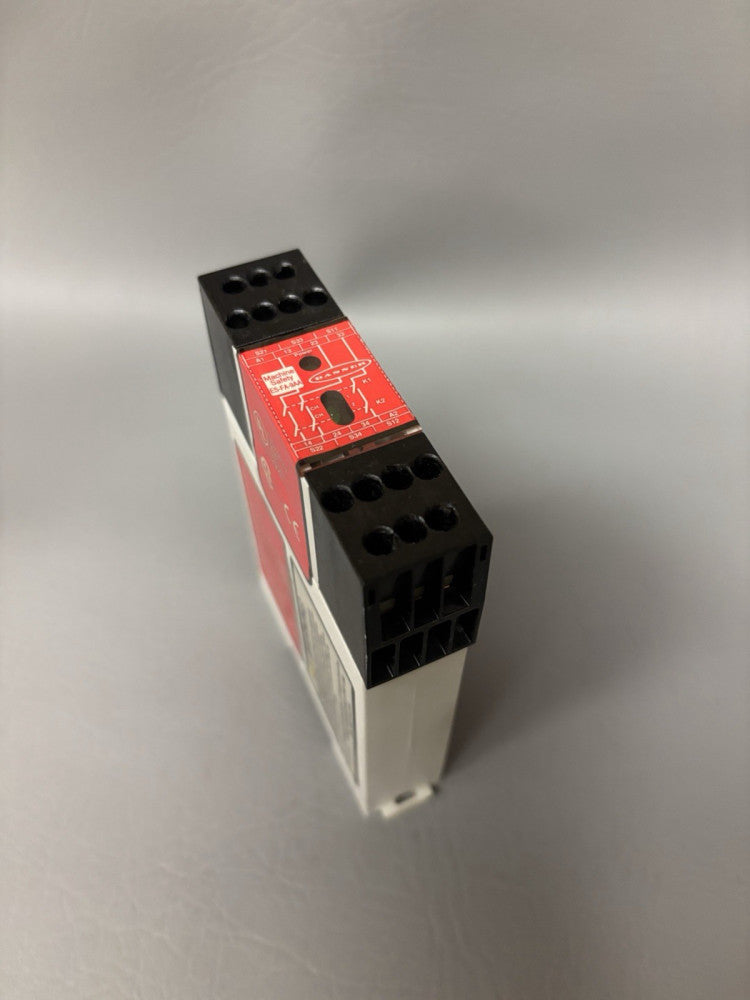 Banner ES-FA-9AA Machine Safety Relay Module 24VAC/DC