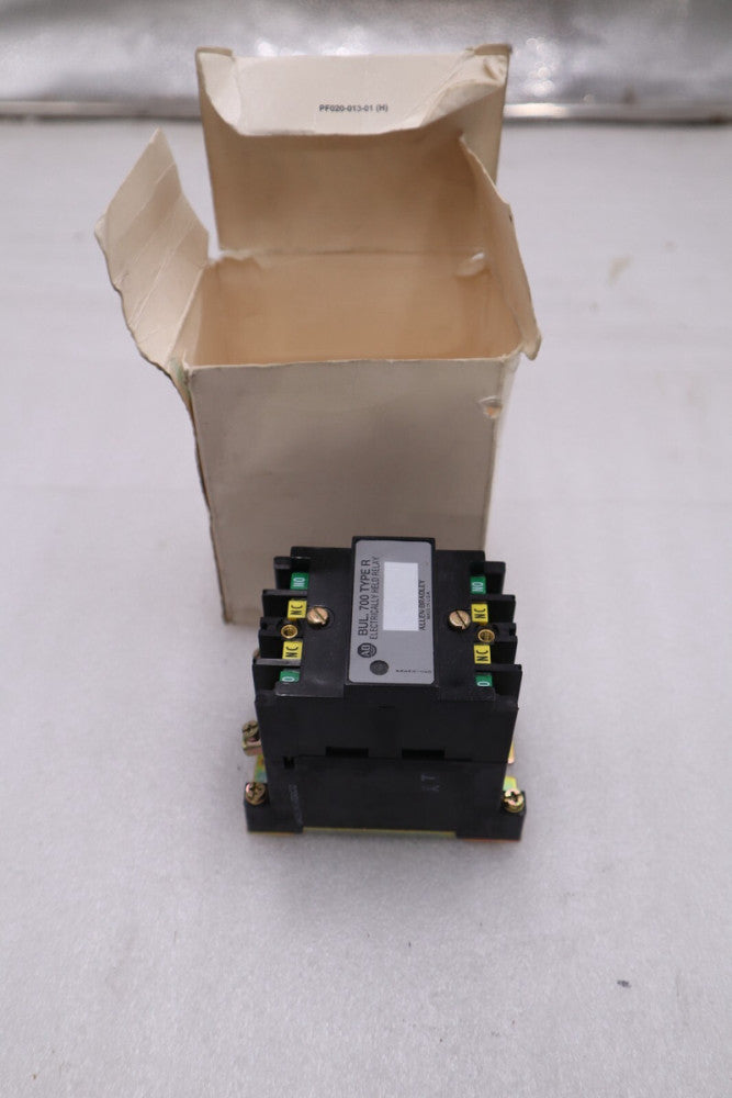 NEW Allen Bradley Bulletin 700-R220A1 AC Relay Ser B 120V 60HZ STOCK H316A