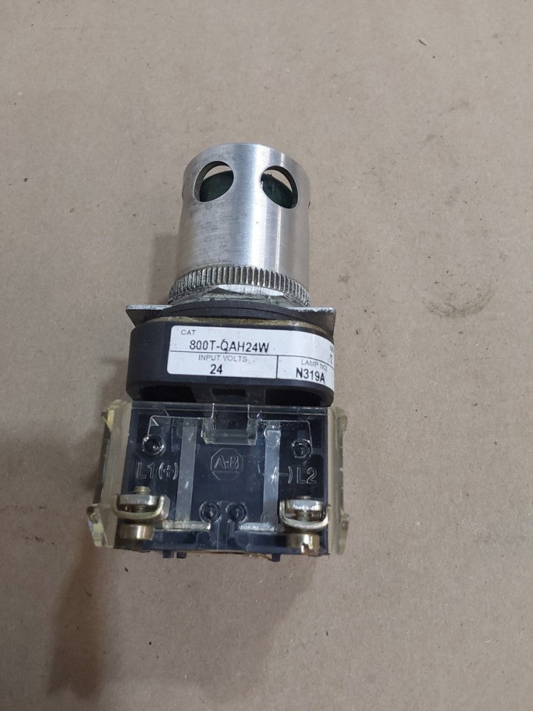 ALLEN BRADLEY GREEN PUSH BUTTON 800T-QAH24W SER T 24VAC/DC