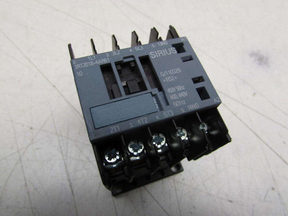 SIEMENS SIRIUS 3RT2018-4AR61 CONTACTOR 400/400-440V 50/60HZ 20A XLNT TAKEOUT !!