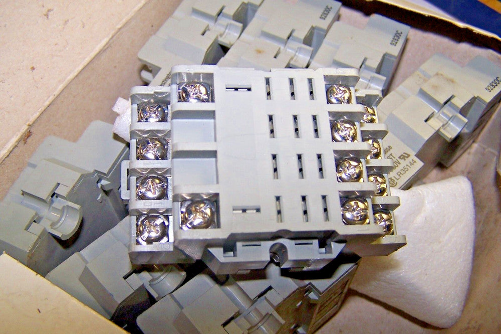8) NEW WESTINGHOUSE MPS4BST 14 BLADE BASES SAME AS SQUARE D 8501NR45  LOT OF 8