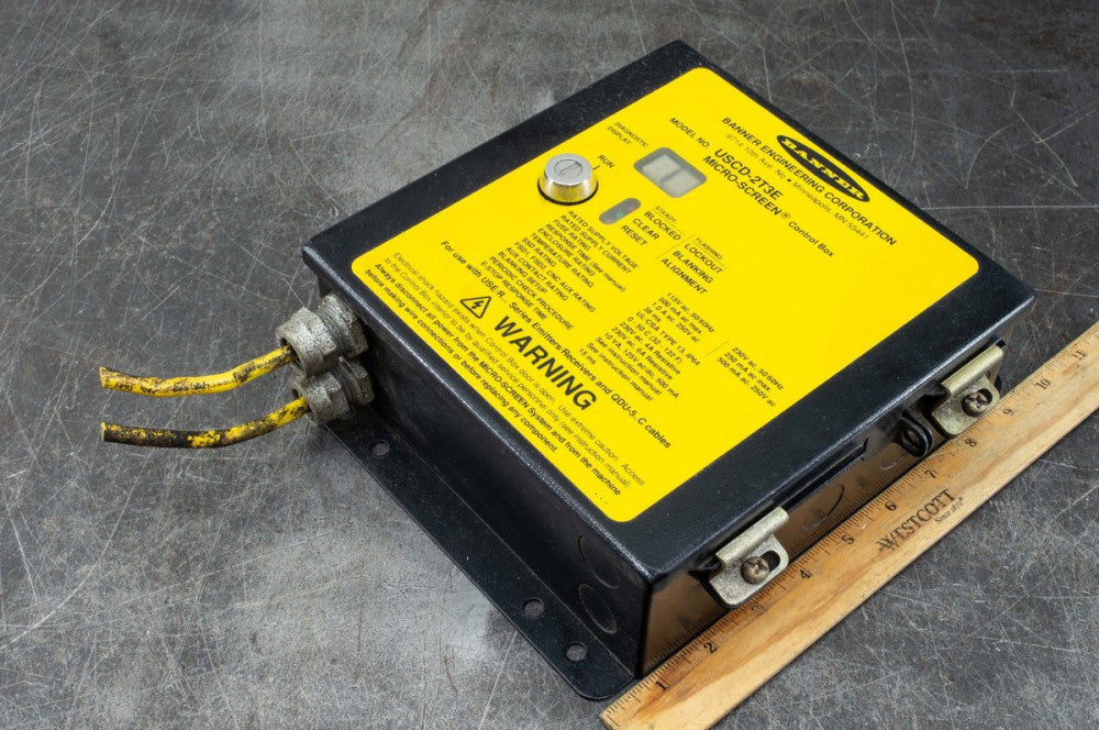 Banner USCD-2T3E MINI-SCREEN Light Curtain Safety Control Box 