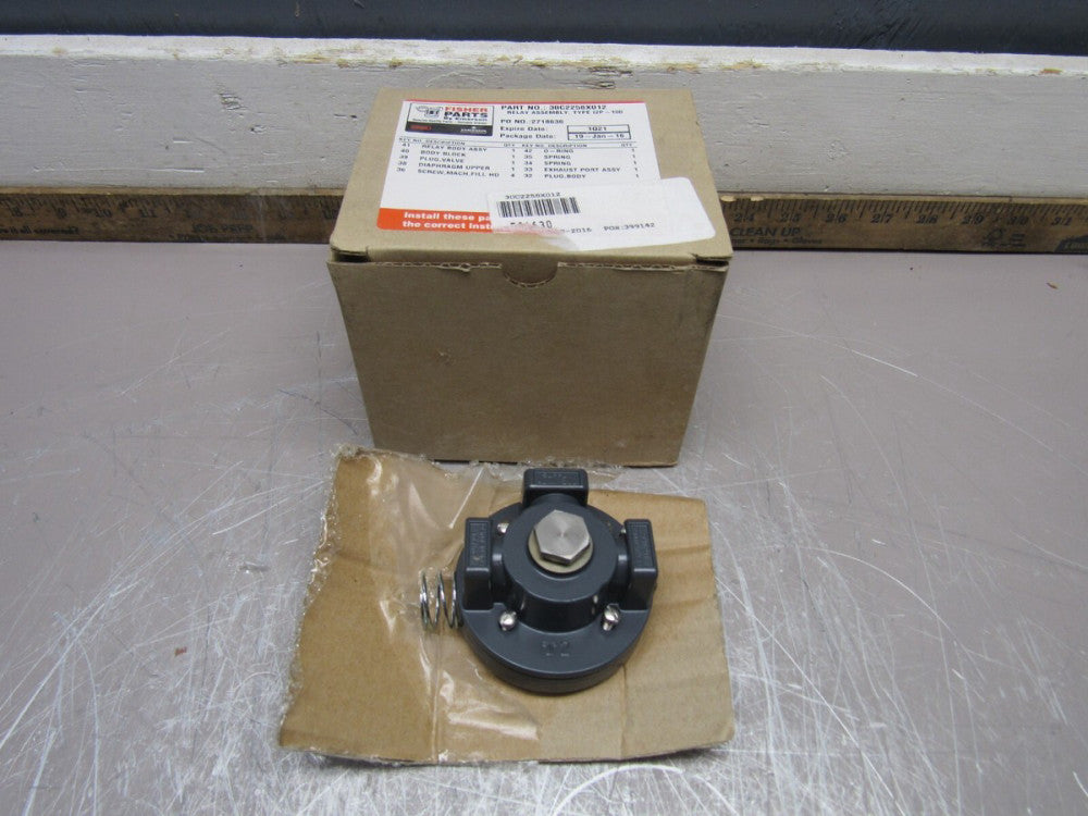 FISHER 30C2258X012 INTEGRAL PNEUMATIC RELAY ASSEMBLY NEW IN BOX OLD STOCK !!