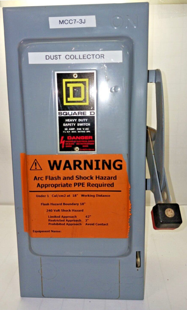 SQUARE D 30 AMP FUSIBLE SAFETY SWITCH 240 VAC 2 POLE  H221N