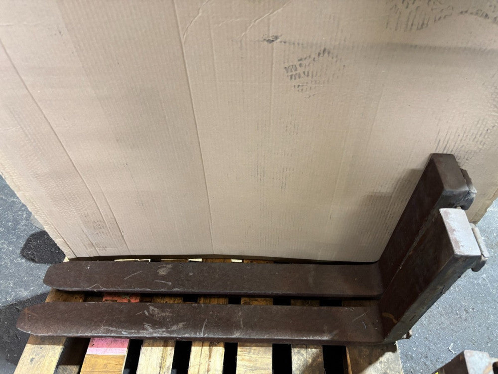 Unbranded / - / Forks (L 44 inch) (H 22 inch) (EQUIPMENT FORKLIFT)