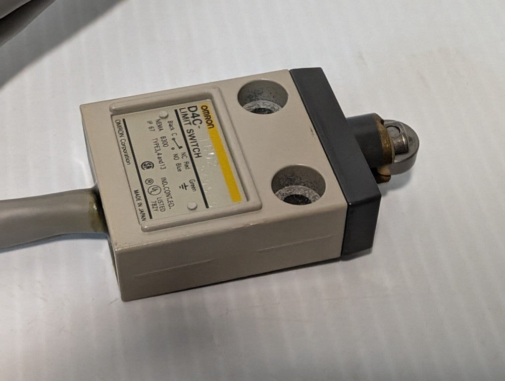 Omron D4C-1602 Enclosed Switch Roller Plunger SPDT with cable as pictured