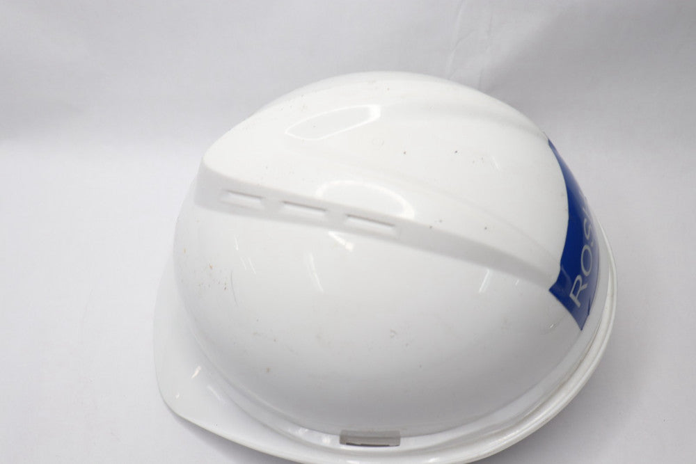 MSA Full Brim Vented Hat Ratchet Suspension White 6 Point 10156350