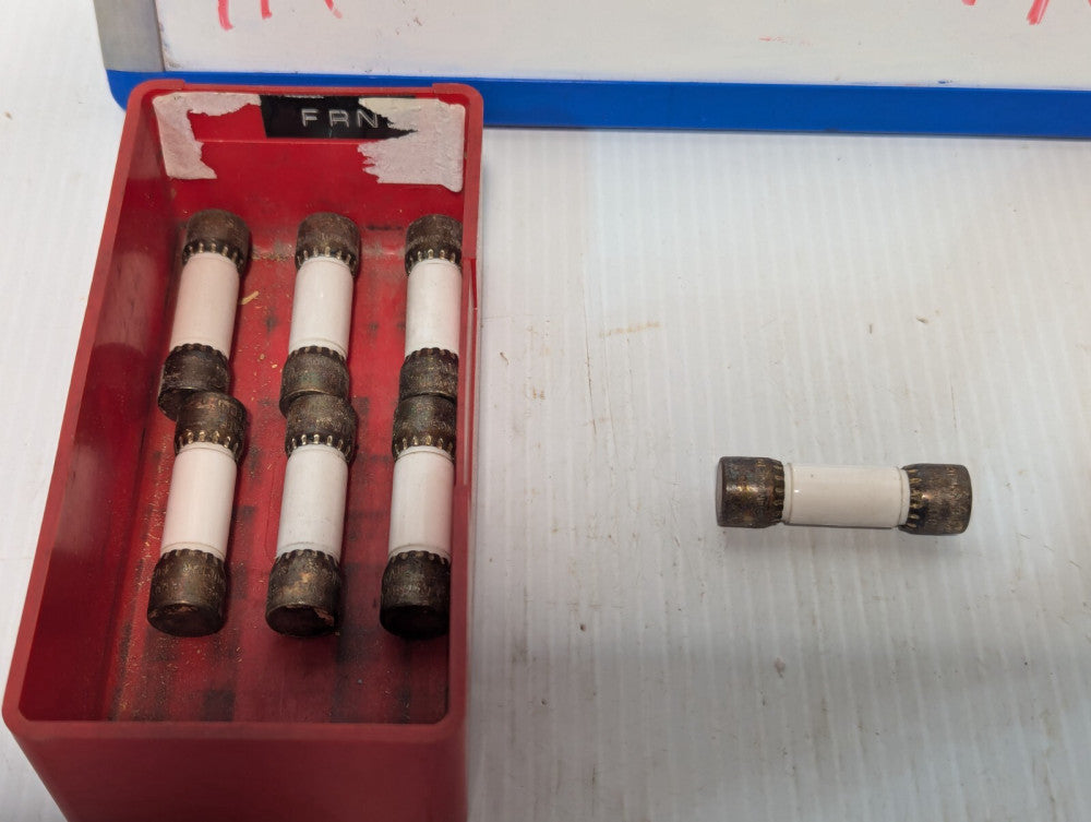 Lot of 7 Bussmann 25A Midget Fuses - Missing Label  Exact model Unknown