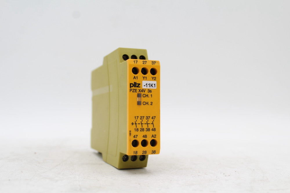 Pilz PZE X4V 3/24VDC 4n/o fix Safety Relay