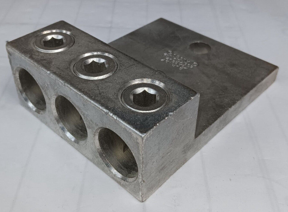 NEW BURNDY K3A36U2N TERMINAL LUG 3-LINE 2-HOLE MOUNTING 600 KCMIL-2