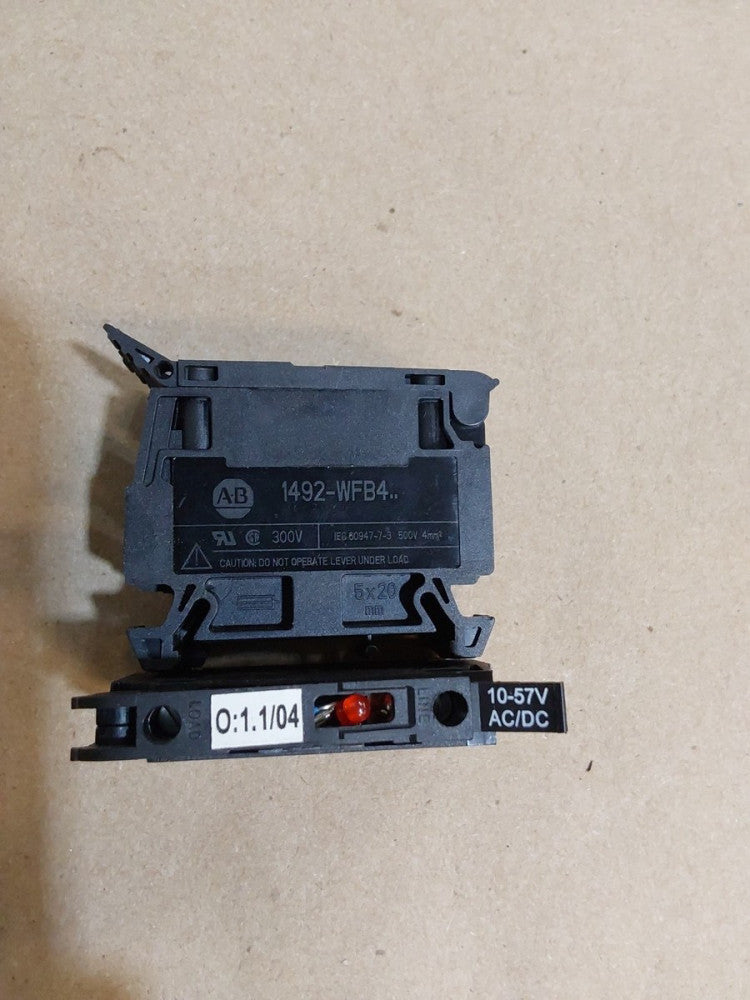 Lot of 4 Allen Bradley 1492-WFB4 Terminal Fuse Blocks (10-57v SHOWED ON LATCH)