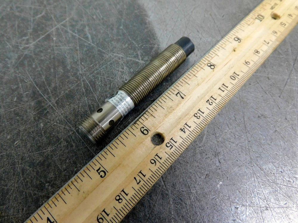 Allen-Bradley 872CN8NP12D4 Proximity Inductive Sensor 872C-N8NP12-D4