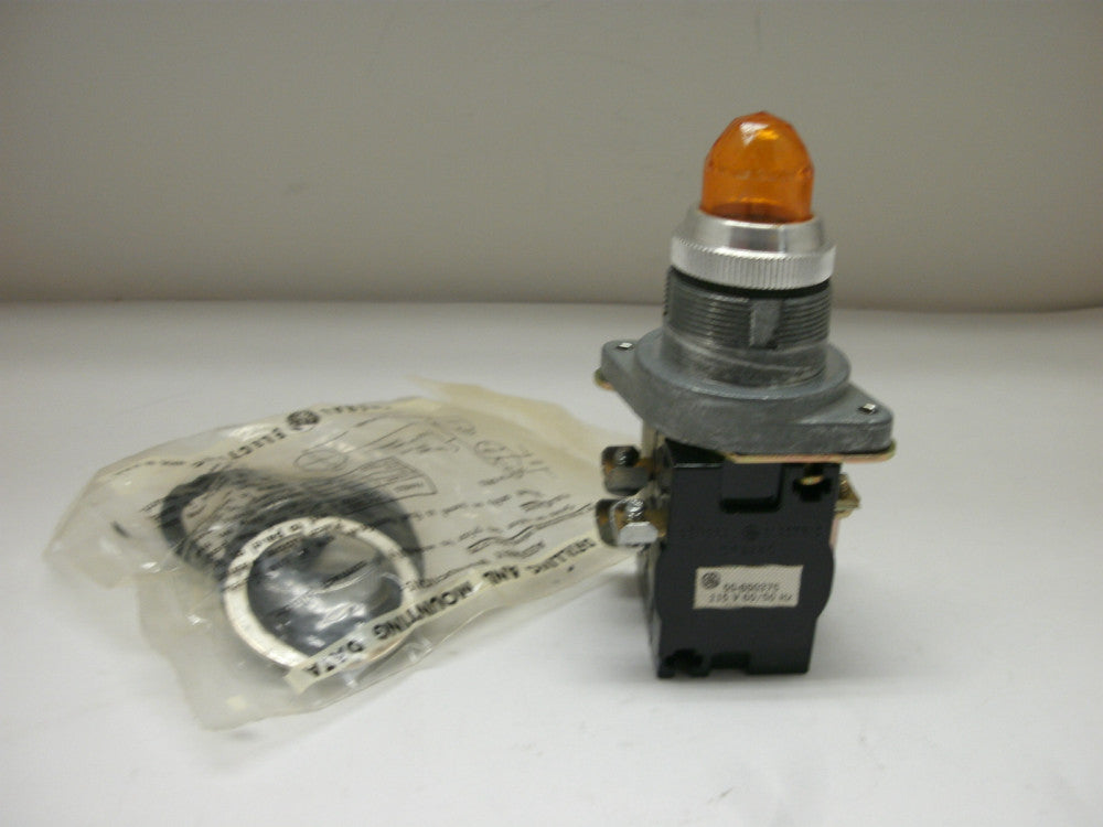 GENERAL ELECTRIC 55-650375 TRANSFORMER PUSH BUTTON ILLUMINATED AMBER NEW NO BOX