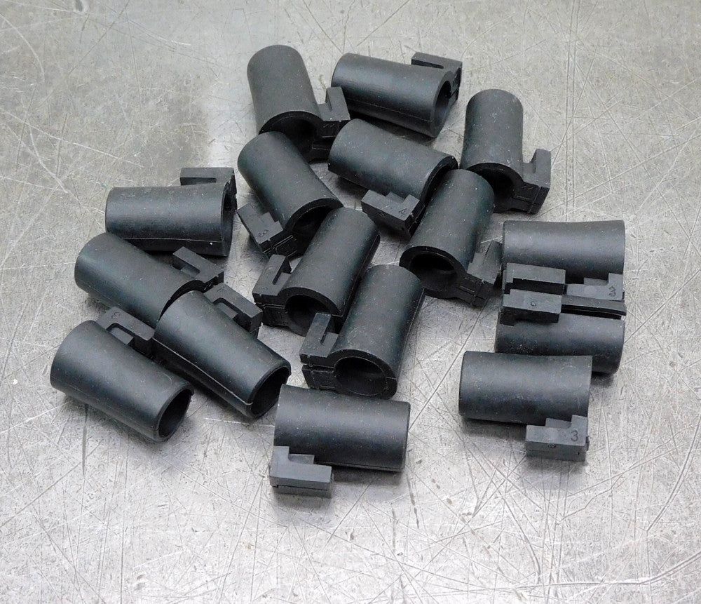 Murrplastik Systems 87141228 Split Frame 11 mm Grommet Lot of Sixteen (16)