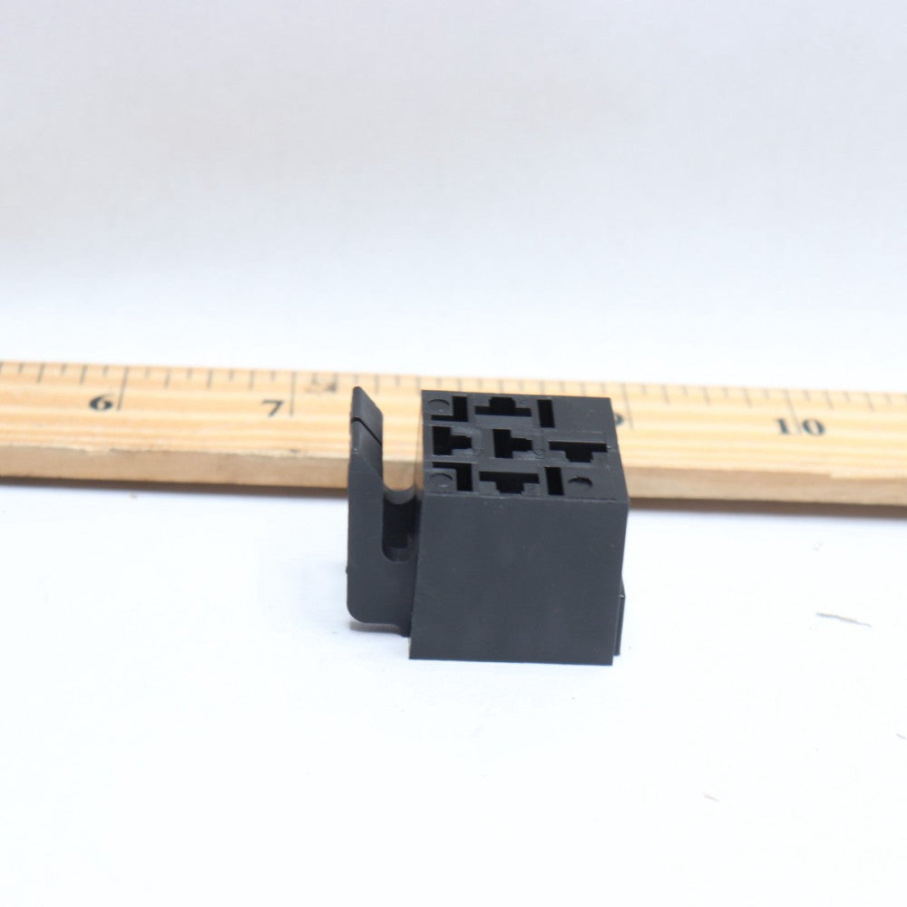 Mouser Automotive Connectors 5P Female Black 829-12034003