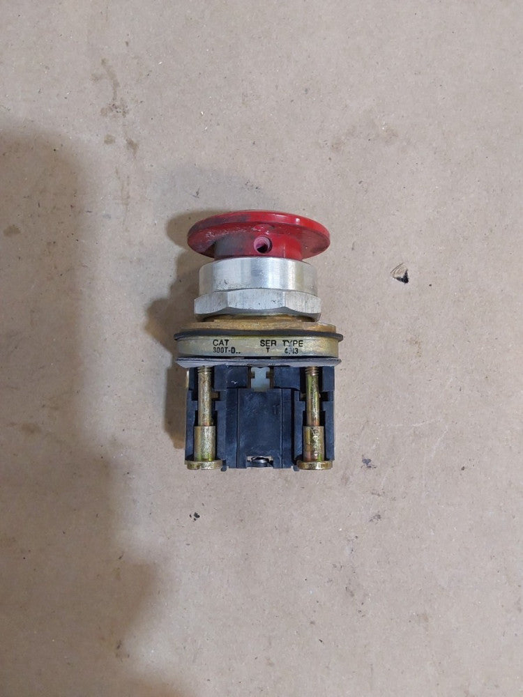 Allen Bradley 800T-D... Red Momentary Push Button Ser T 800TD (TSC)