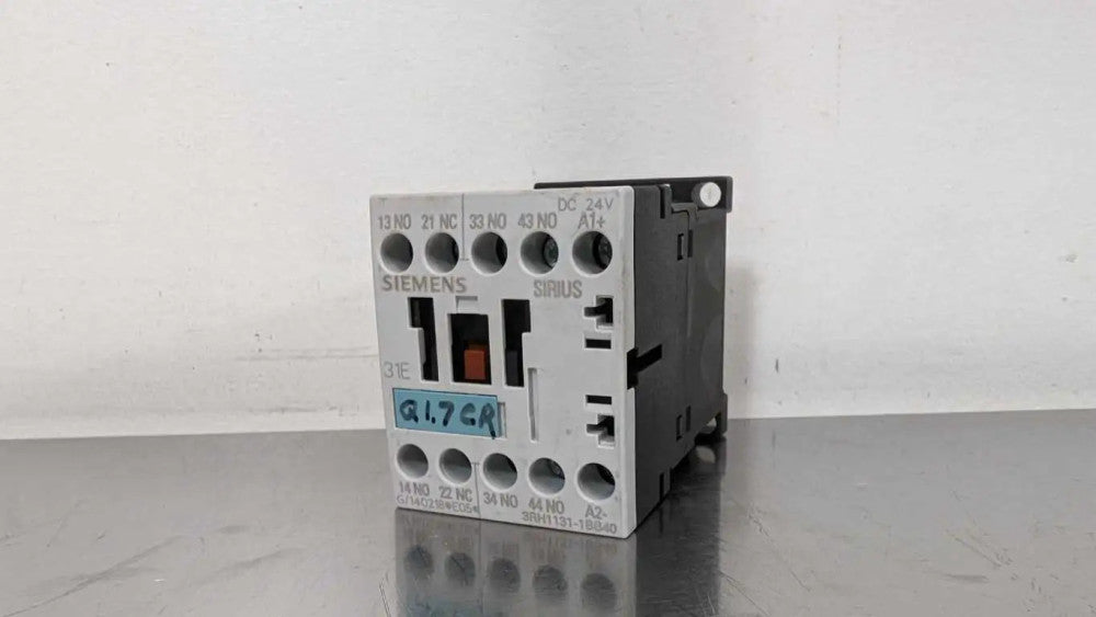 Siemens 3RH1131-1BB40 Contactor Relay 3NO 1NC 24VDC Coil 240VAC 10A
