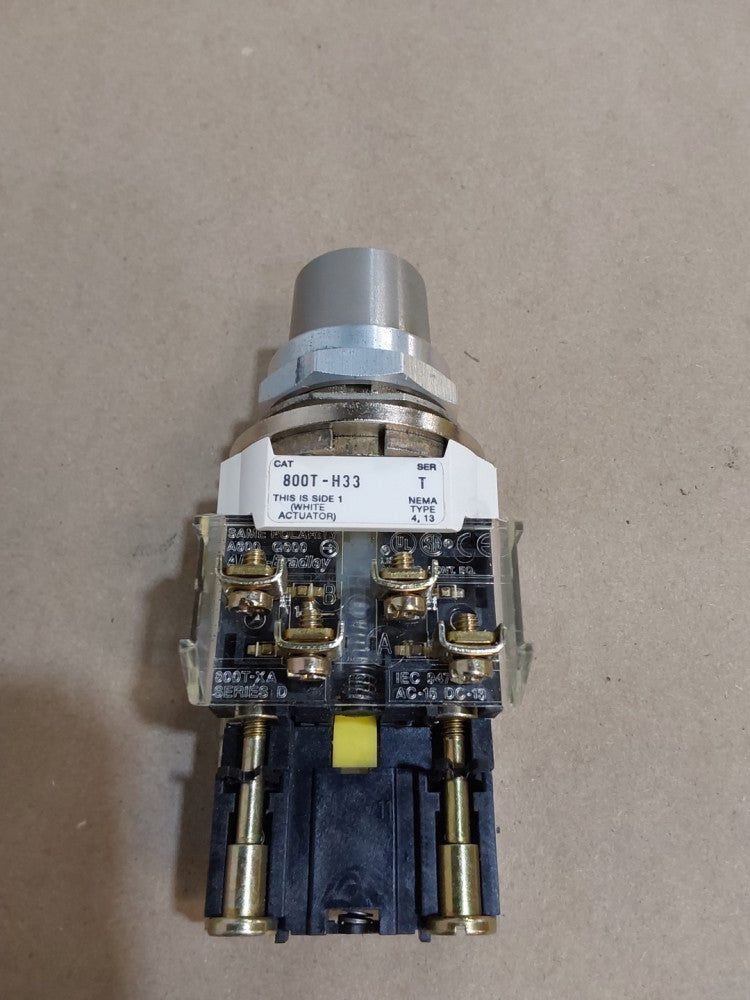 Allen Bradley 800T-H33 Ser. T Cylinder Lock Selector Switch (No Key) W/800T-XD2