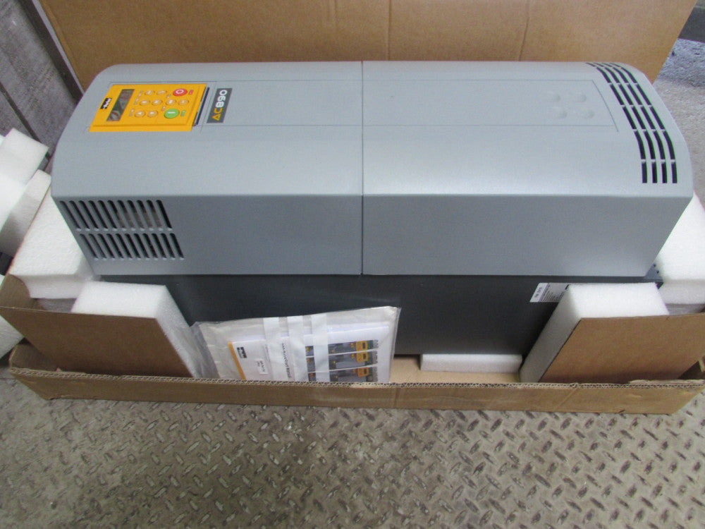 PARKER EUROTHERM DRIVE, 890CD/4/0156F/N/1F/A/US , 125hp/90kW , 500VDC NIB! 