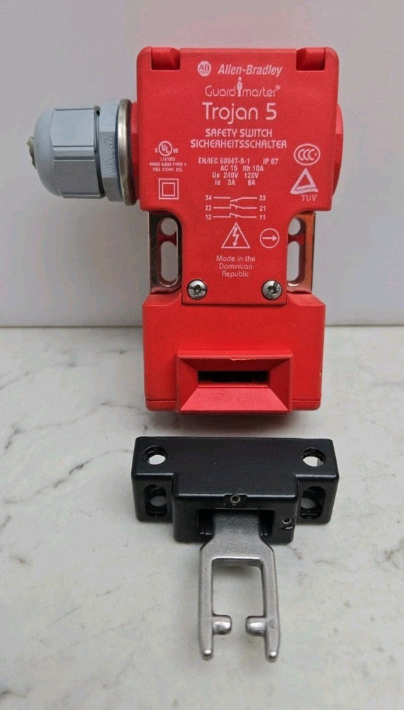 Allen Bradley 440K-T11467 Interlock Safety Switch Guardmaster Trojan 5
