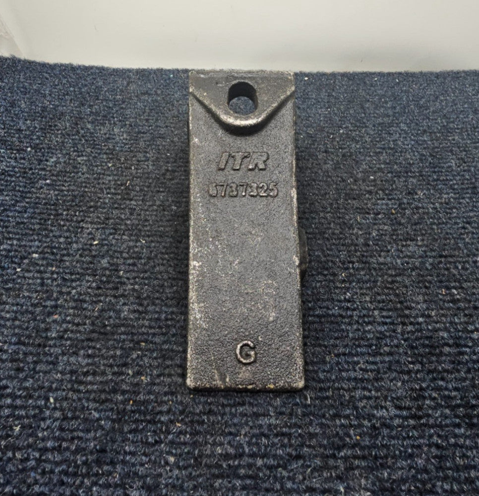 ITR 6737325 Bucket Tooth for Bobcat Skid Steer Buckets