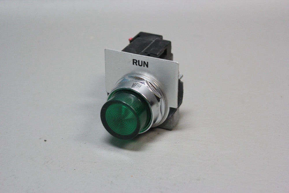 SIEMENS PILOT LIGHT SWITCH GREEN OIL TIGHT LED 52PL4G3