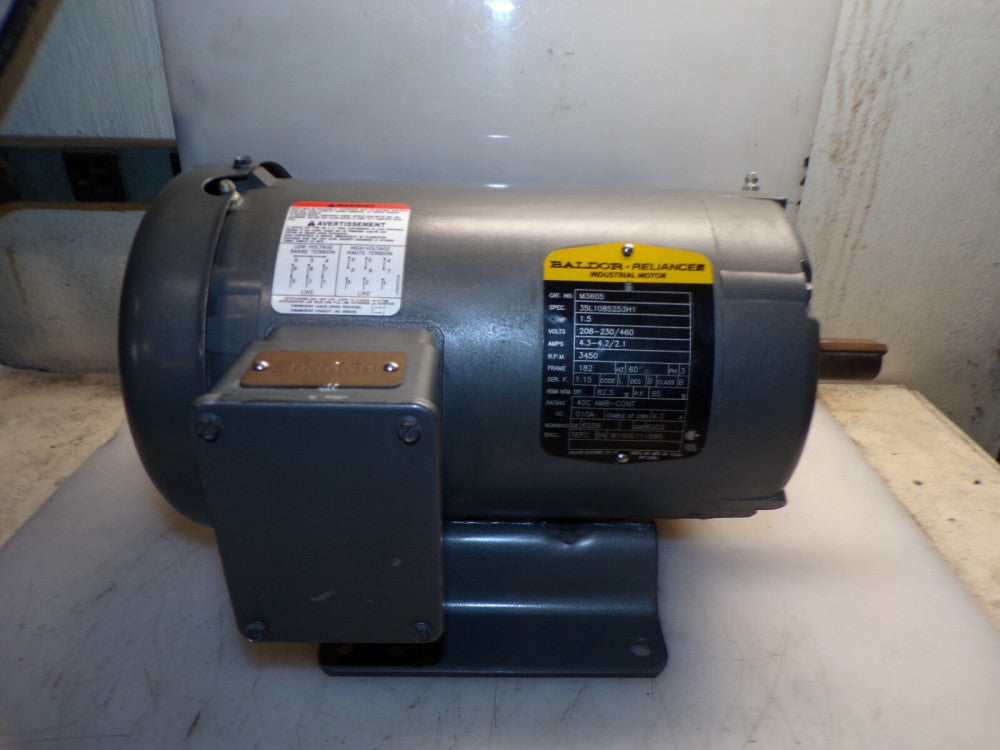 NEW BALDOR 1.5 HP AC ELECTRIC MOTOR 182 FR 208-230/460 VAC 3450 RPM TEFC M3605 