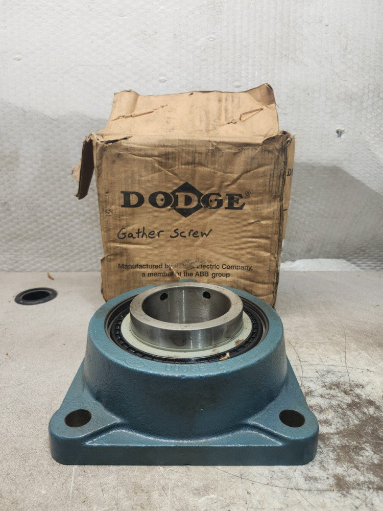 NEW IN BOX DODGE F4B-SCM-307 4-BOLT FLANGE BEARING 3-7/16" BORE F4BSCM307 126198