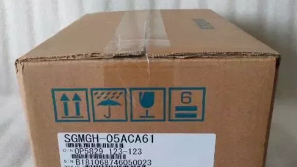 NEW IN BOX YASKAWA SGMGH-05ACA61 servo motor Fast Ship