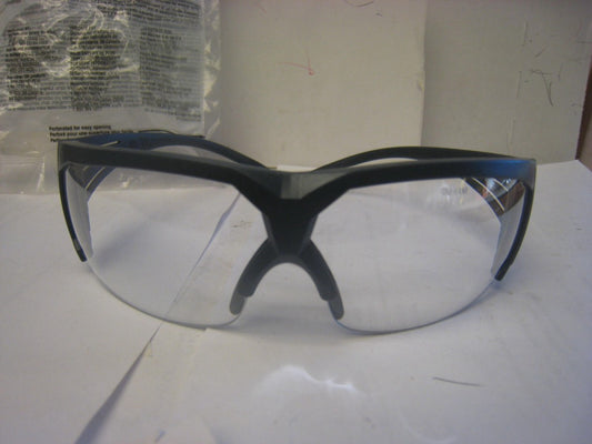 3M Sf601SGAF Safety Glasses, Securefit 600, Clear Anti-Fog, Anti-Scratch Lens,