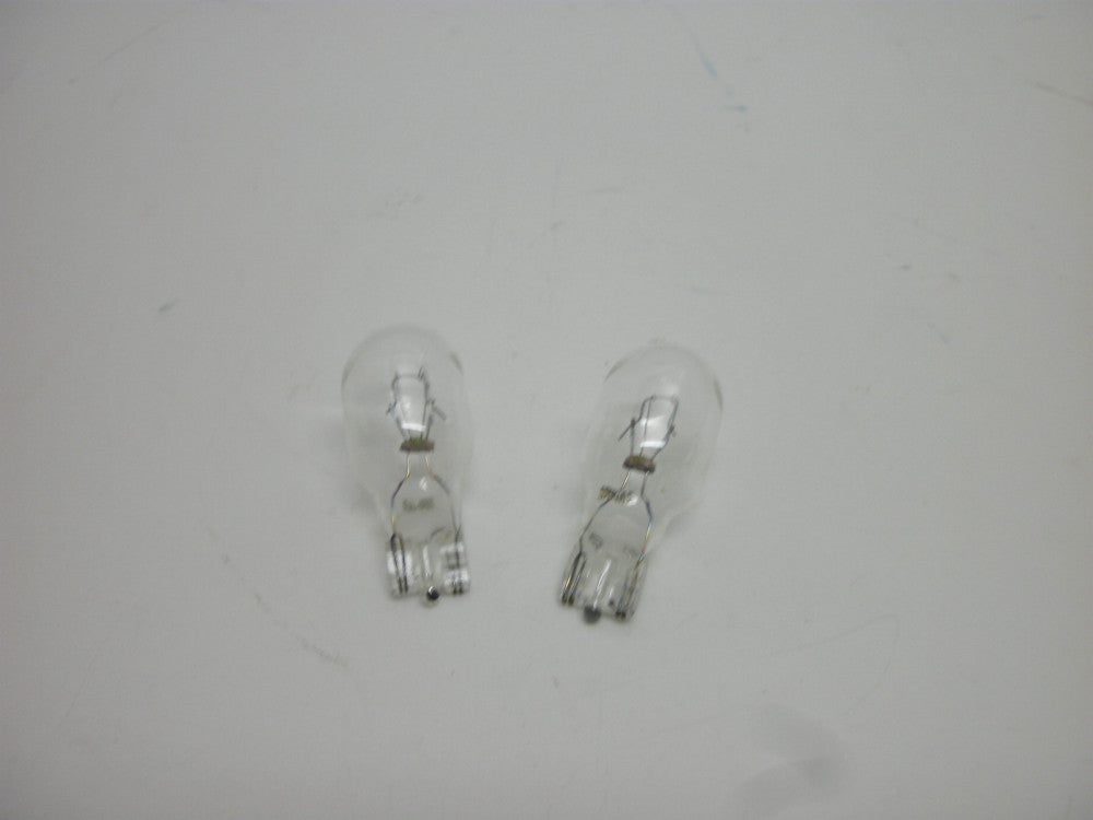 SYLVANIA 904 MINIATURE LAMP BULB 13.5V 069A 9.32W T5 WEDGE (LOT OF 2) NEW NO BOX